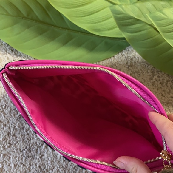 Estée Lauder Leopard Pouch - Picture 4 of 7